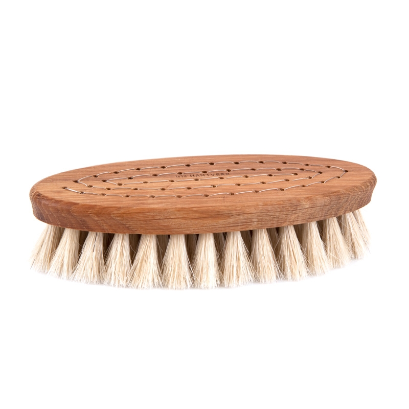 Oval horsehair brush
