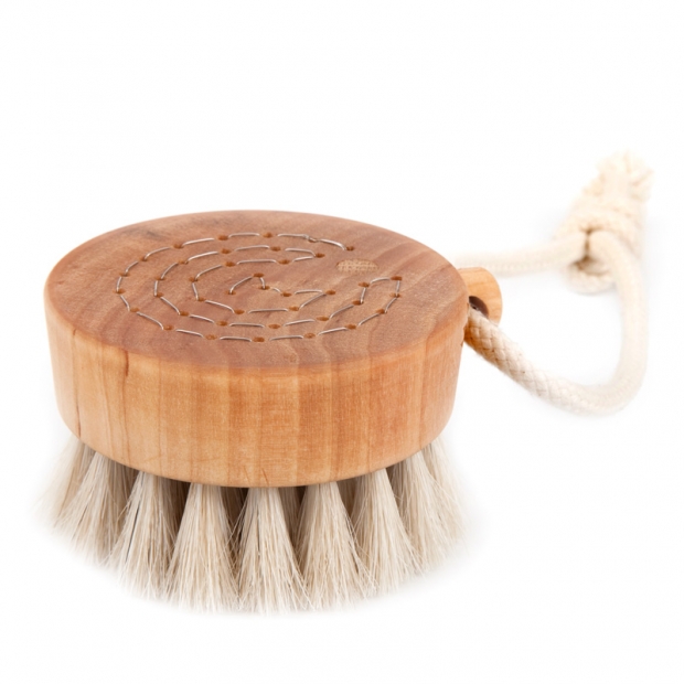 Round massage brush with horsehair cord