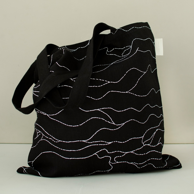 Konopná taška Rakkauden meri 46×46, čierno-biela
