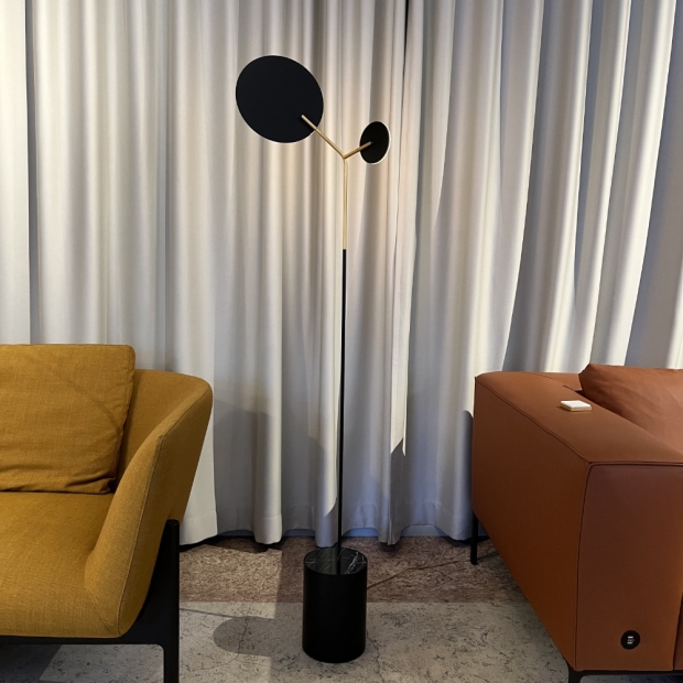 Ballon floor lamp, black