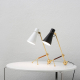 Stolná lampa Tapio, mosadz / biela