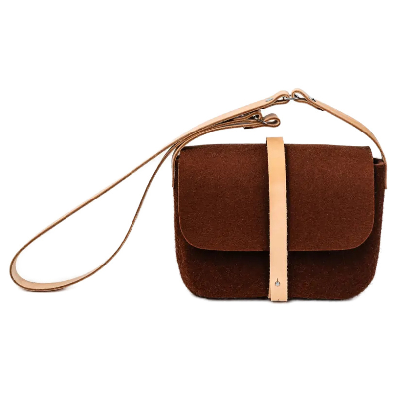 Aki Choklat shoulder bag, brown / light leather